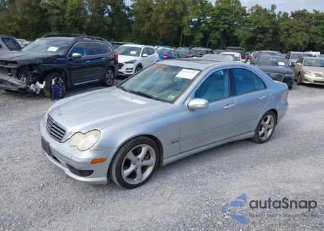 2006 Mercedes-Benz C 230 Sport z USA, uszkodzony, nr VIN WDBRF52H26F751918